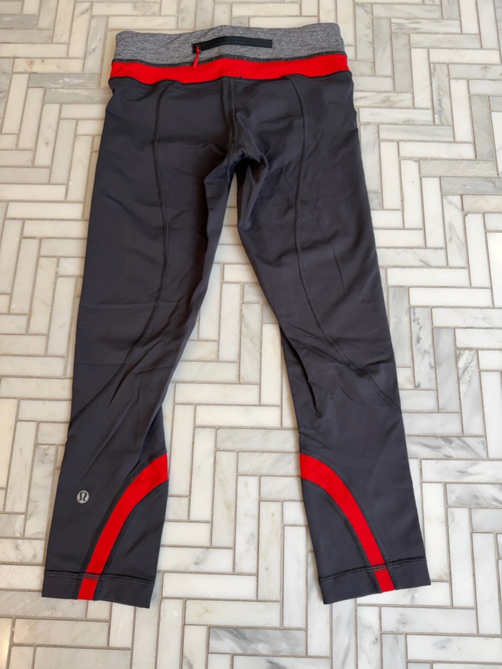 lululemon athletica Gray workout leggings with Orange Accents - Picture 4 of 5